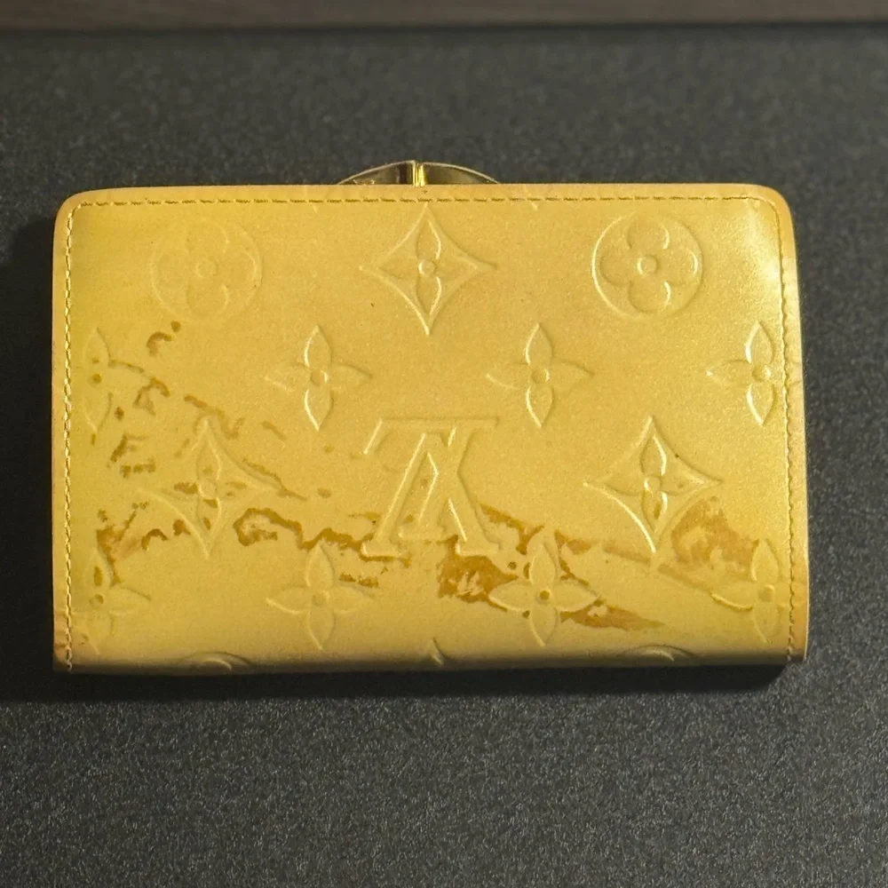 🌞🎉EUC Louis Vuitton Kiss Lock Wallet Coin purse Vernis Authentic-code MI0027.